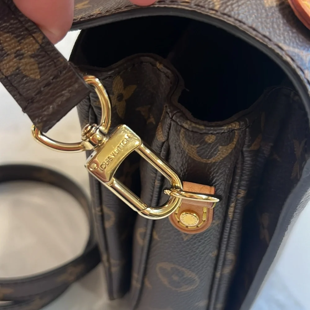 Louis Vuitton Pochette Metis monogram - Picture 9 of 9